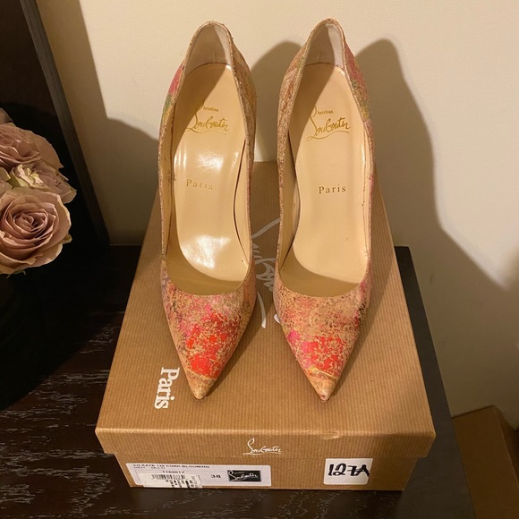 SOLD!!! DO NOT BUY!! Christian Louboutin So Kate - Picture 2 of 8